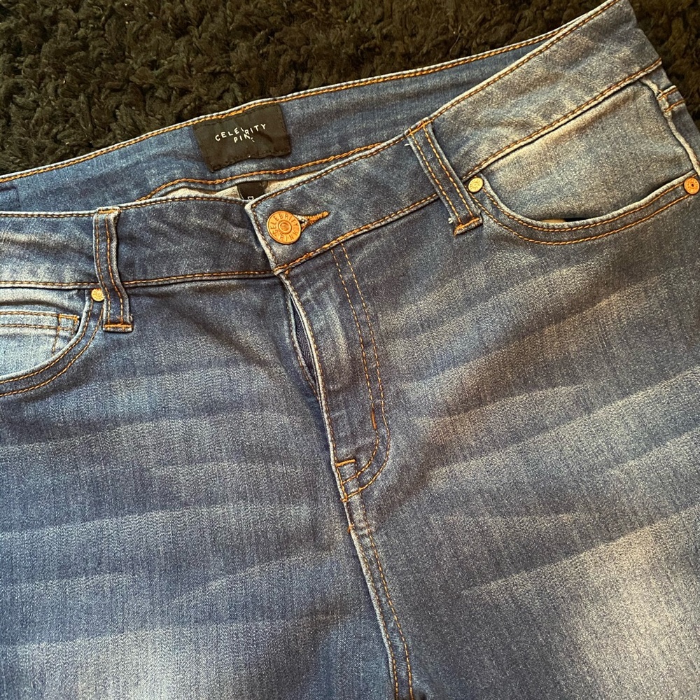 Super soft mid rise jeggings from celebrity pink